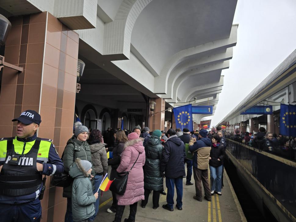 Cum a fost în Trenul Unirii care a plecat din Bucureşti şi a ajuns cu întârziere la Iaşi, din cauza veseliei de la Bârlad şi Vaslui 948183