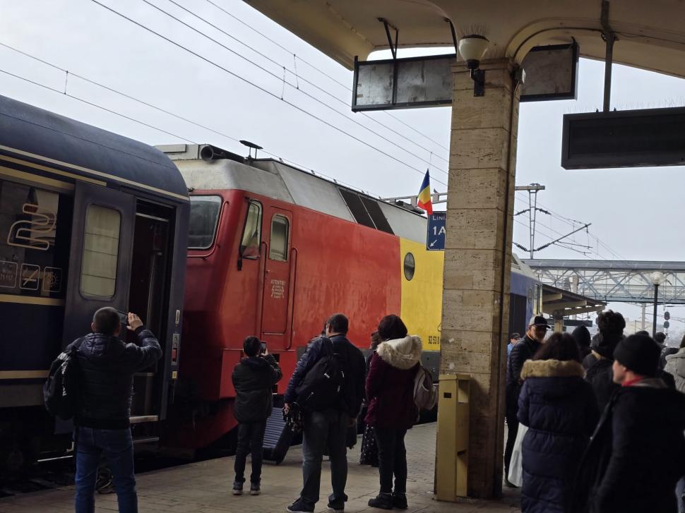 Cum a fost în Trenul Unirii care a plecat din Bucureşti şi a ajuns cu întârziere la Iaşi, din cauza veseliei de la Bârlad şi Vaslui 948184