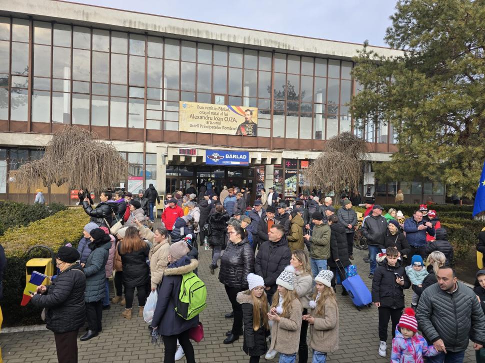 Cum a fost în Trenul Unirii care a plecat din Bucureşti şi a ajuns cu întârziere la Iaşi, din cauza veseliei de la Bârlad şi Vaslui 948186