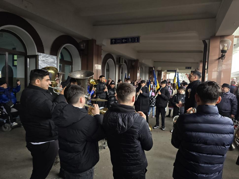 Cum a fost în Trenul Unirii care a plecat din Bucureşti şi a ajuns cu întârziere la Iaşi, din cauza veseliei de la Bârlad şi Vaslui 948187