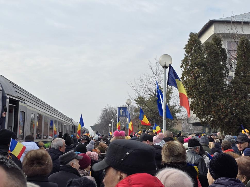 Cum a fost în Trenul Unirii care a plecat din Bucureşti şi a ajuns cu întârziere la Iaşi, din cauza veseliei de la Bârlad şi Vaslui 948191
