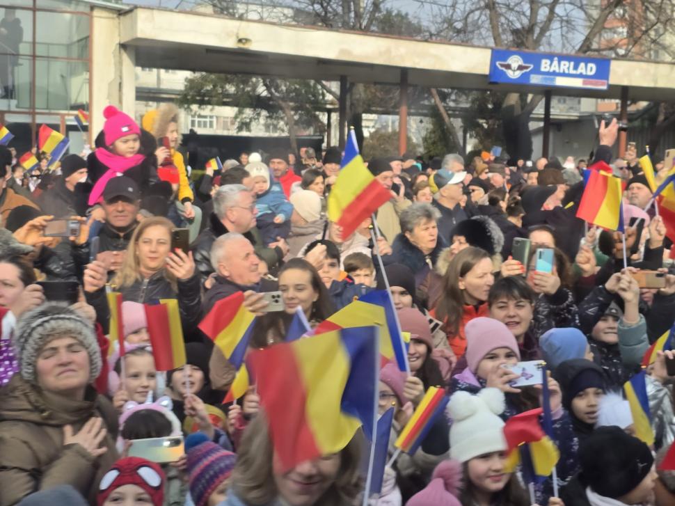 Cum a fost în Trenul Unirii care a plecat din Bucureşti şi a ajuns cu întârziere la Iaşi, din cauza veseliei de la Bârlad şi Vaslui 948195