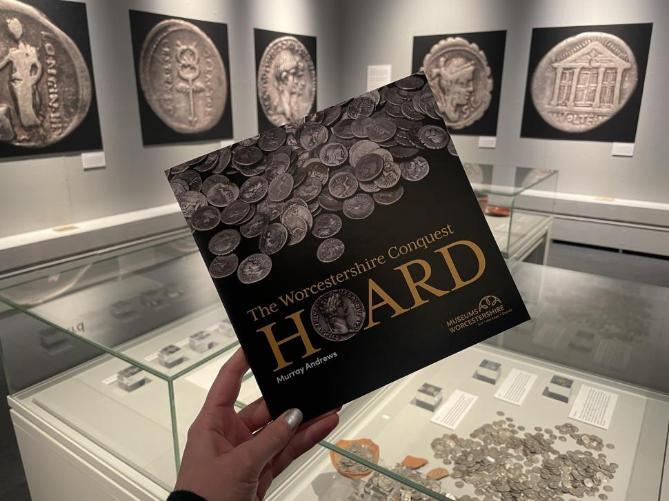 Descoperire arheologică valoroasă: Peste 1.300 de monede de argint, într-o oală. Comoara a fost îngropată în timpul împăratului Nero 948115