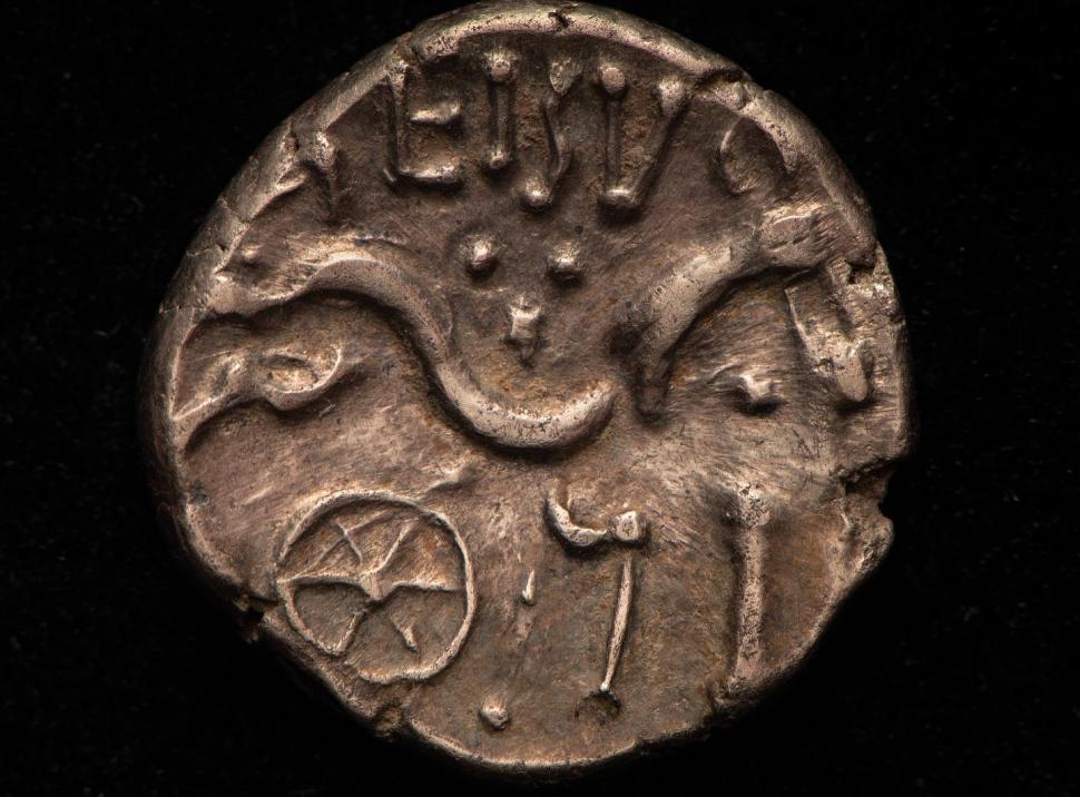 Descoperire arheologică valoroasă: Peste 1.300 de monede de argint, într-o oală. Comoara a fost îngropată în timpul împăratului Nero 948117