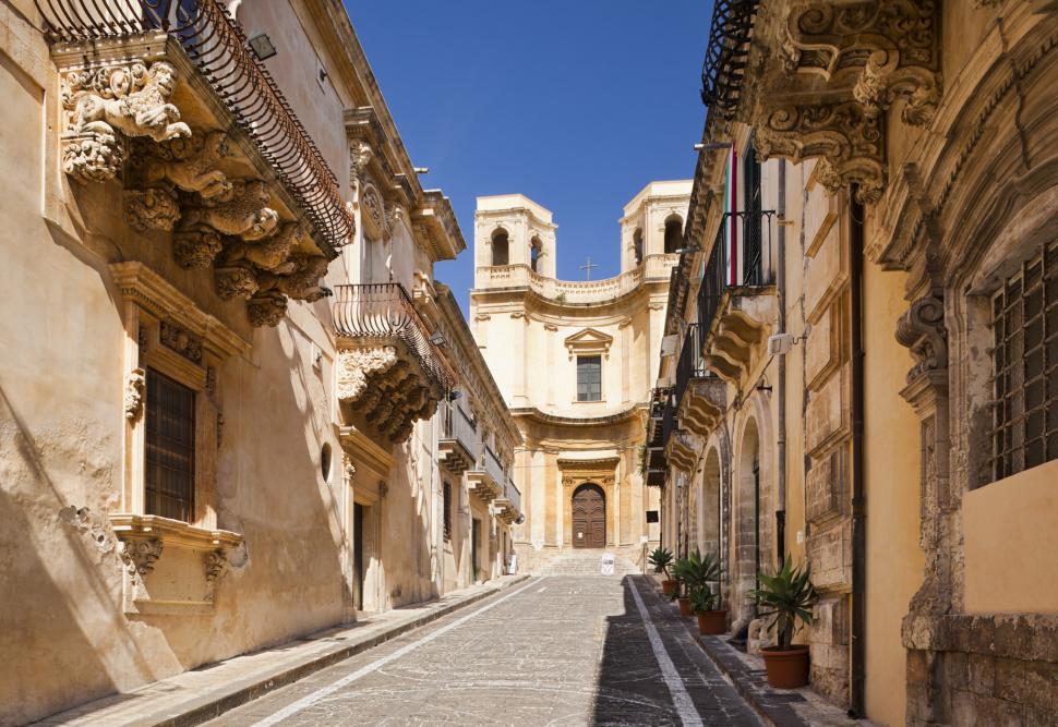 După ce orașele le-au fost luate cu asalt de americani, italienii s-au prins că pot cumpăra și ei case de 1 euro: „Am fost orbi” 948041