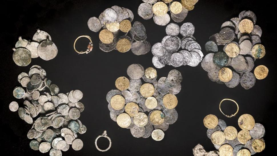 Descoperire arheologică rară: Un tezaur de sute de monede venețiene, din aur și argint, a fost găsit în ulcioare, lângă Marea Galileei 948312