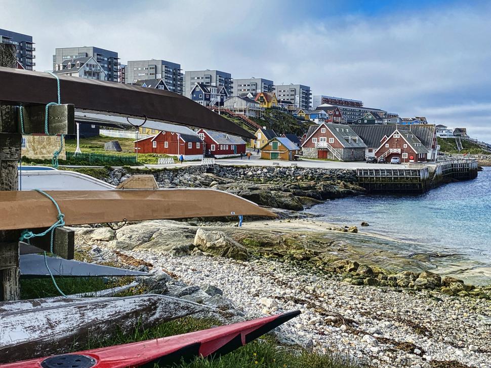 Ce se ascunde, de fapt, sub stratul gros de gheață din Groenlanda 948144