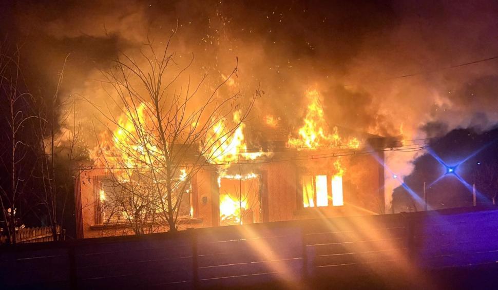 O femeie din Botoșani a murit în urma unui incendiu care i-a cuprins casa 948407