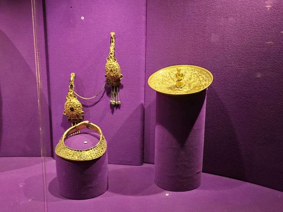 Aurul dacic a fost furat, dar cu Tezaurul de la Pietroasa peste care plouă în Muzeul Național de Istorie, ce facem?  948754