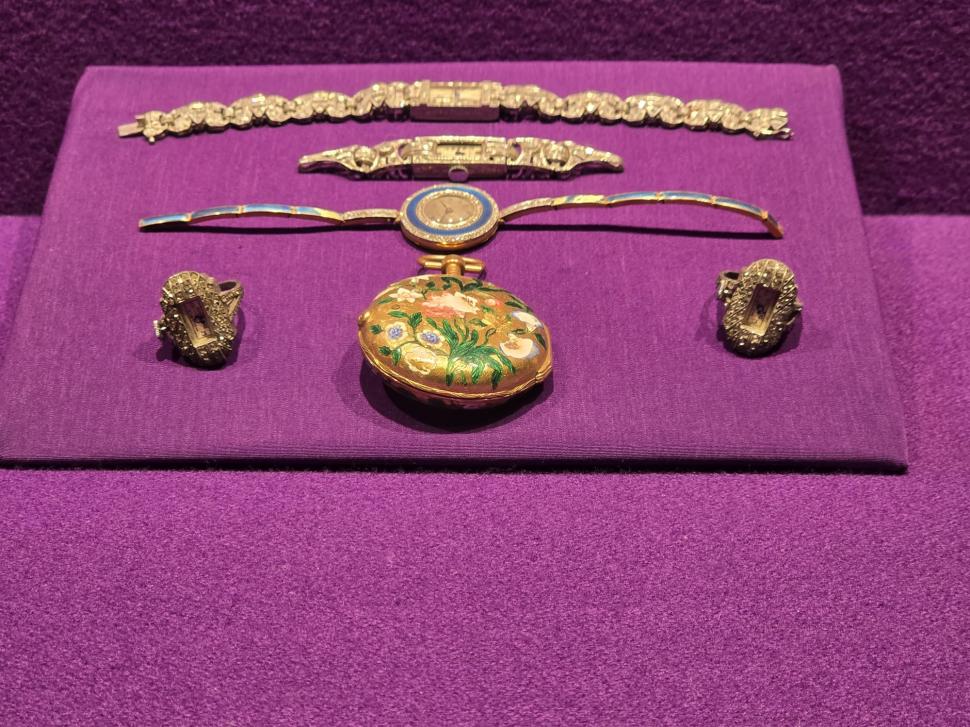 Aurul dacic a fost furat, dar cu Tezaurul de la Pietroasa peste care plouă în Muzeul Național de Istorie, ce facem?  948773