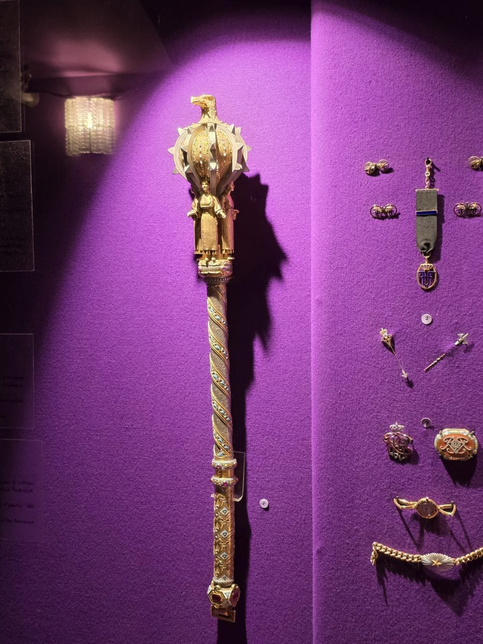 Aurul dacic a fost furat, dar cu Tezaurul de la Pietroasa peste care plouă în Muzeul Național de Istorie, ce facem?  948774