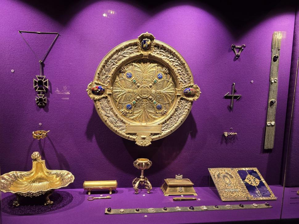 Aurul dacic a fost furat, dar cu Tezaurul de la Pietroasa peste care plouă în Muzeul Național de Istorie, ce facem?  948775