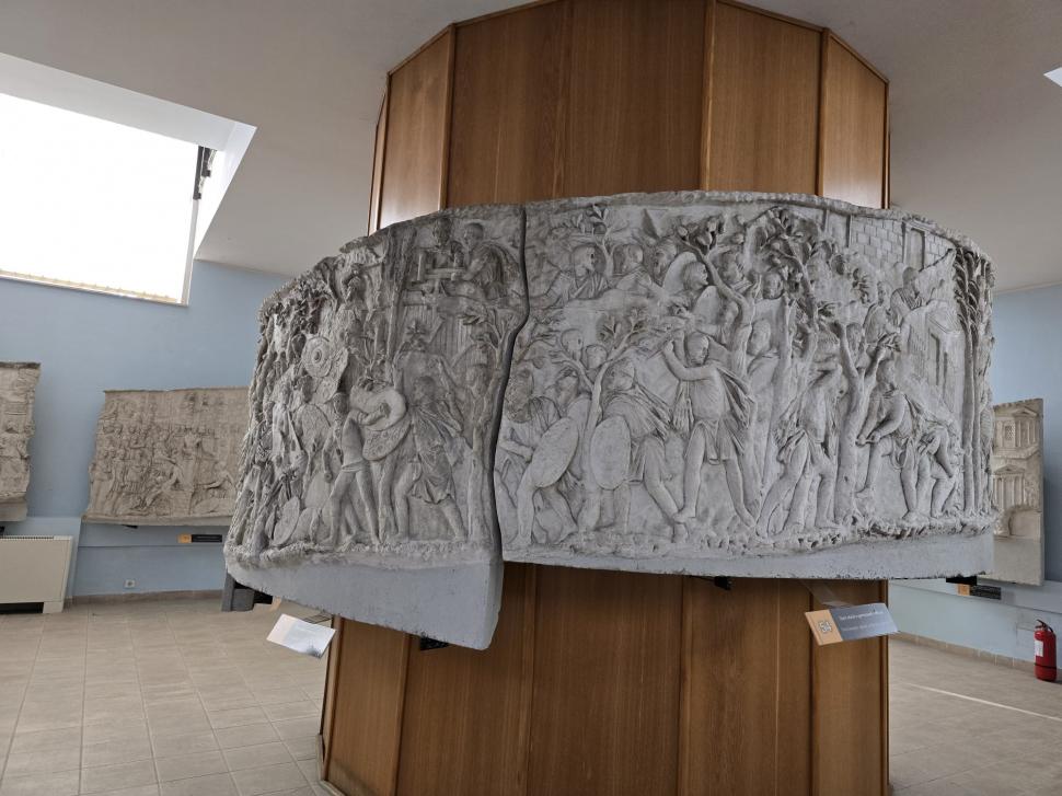 Aurul dacic a fost furat, dar cu Tezaurul de la Pietroasa peste care plouă în Muzeul Național de Istorie, ce facem?  948782