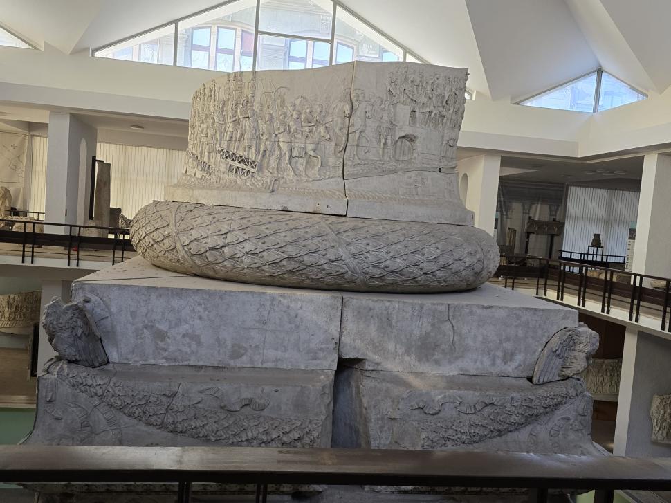 Aurul dacic a fost furat, dar cu Tezaurul de la Pietroasa peste care plouă în Muzeul Național de Istorie, ce facem?  948791