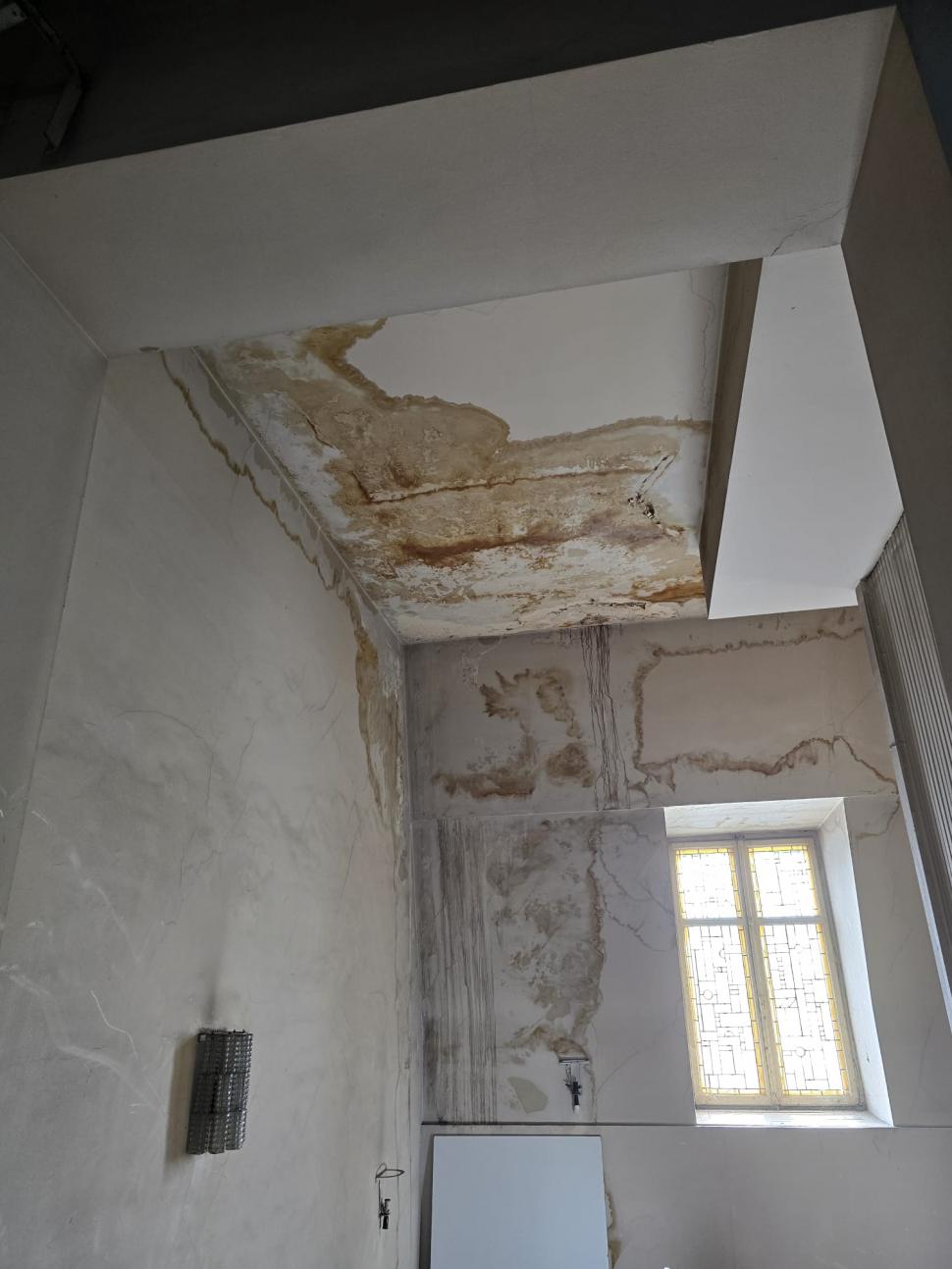 Aurul dacic a fost furat, dar cu Tezaurul de la Pietroasa peste care plouă în Muzeul Național de Istorie, ce facem?  948797