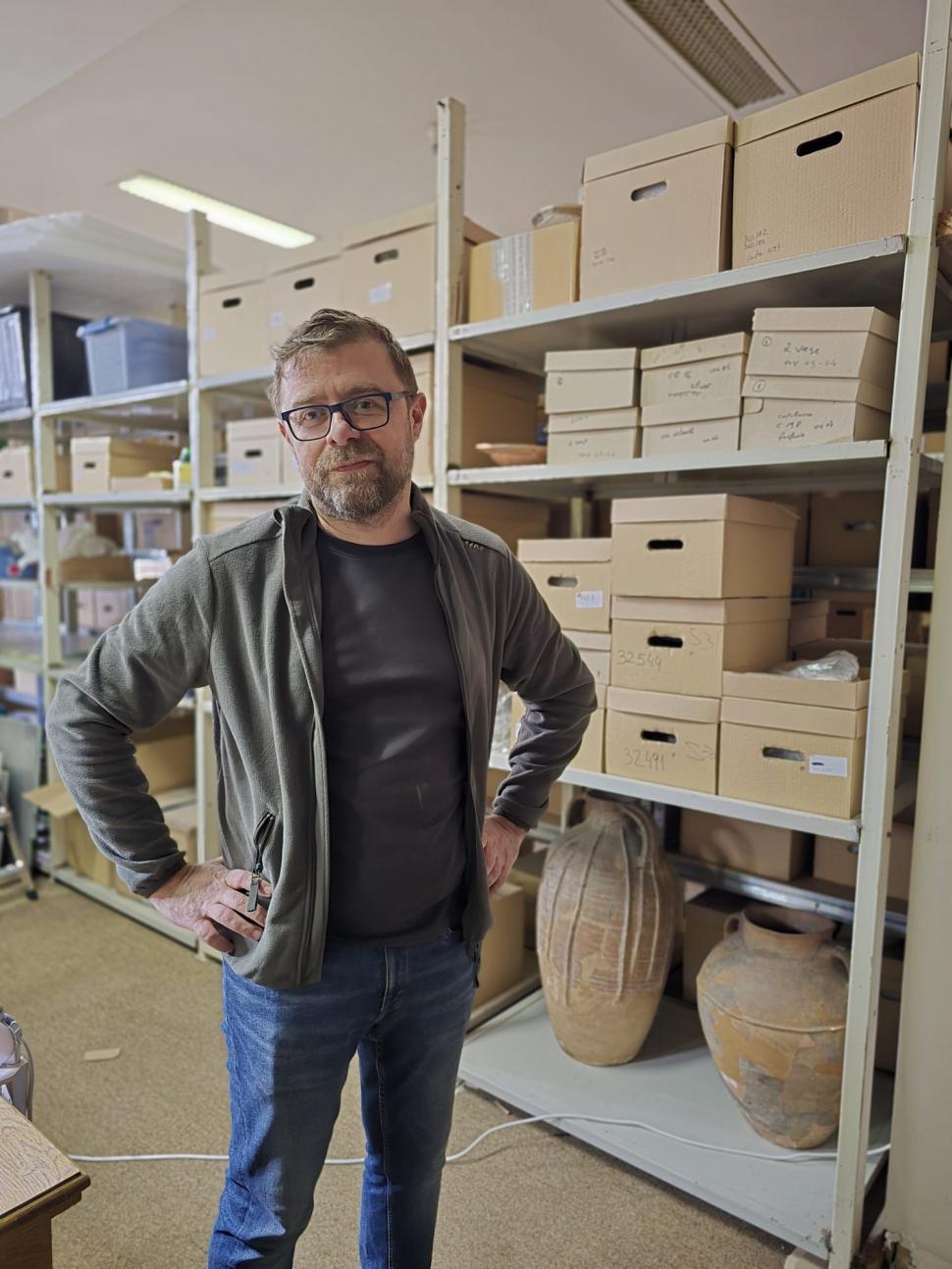 Aurul dacic a fost furat, dar cu Tezaurul de la Pietroasa peste care plouă în Muzeul Național de Istorie, ce facem?  948799