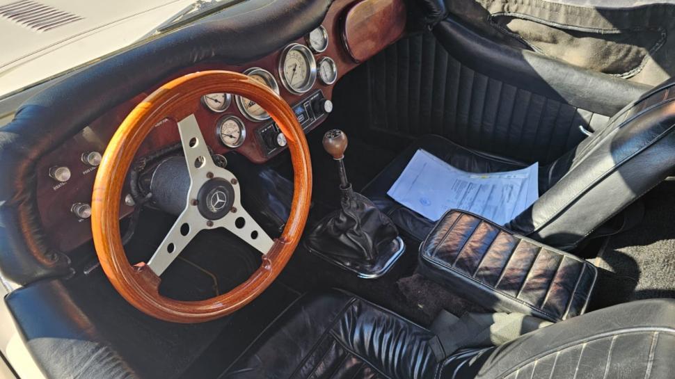 Imagini de colecţie cu un Ford Mustang din 1972 și o replică Mercedes-Benz SSK din 1929, aduse pentru inspecţie la RAR Griviţa 949326