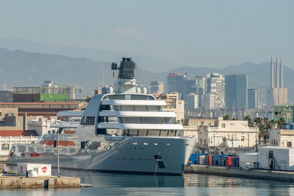 Roman Abramovici și-ar fi închiriat fictiv iahturile ca să nu plătească taxe de milioane de euro 949216