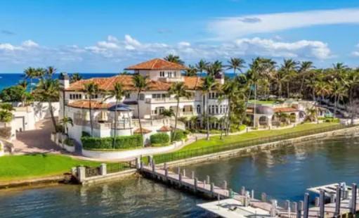 Un milionar american a cumpărat cu 27,5 milioane de dolari o casă și a dărâmat-o. Apoi și-a dezvăluit planurile 949275