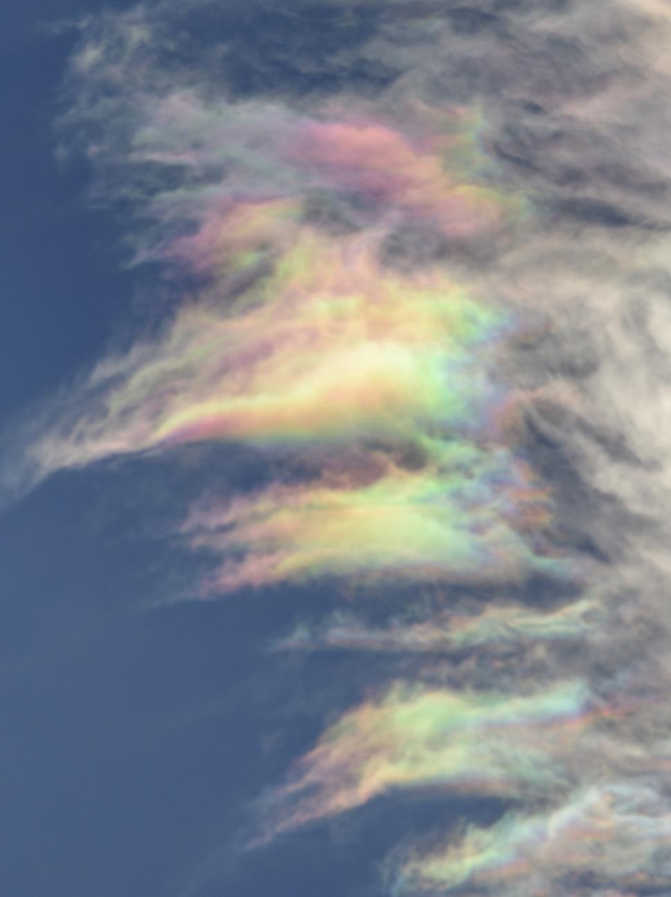 Imagini impresionante cu un fenomen atmosferic rar pe cer: Ce este „curcubeul de foc” și cum se formează 949241