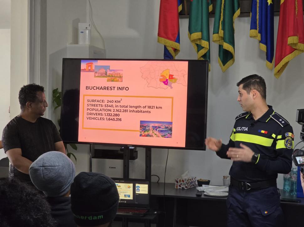 Livratorii asiatici și africani iau lecţii de circulaţie în Bucureşti. Câte accidente s-au produs, de fapt, din cauza lor 949297