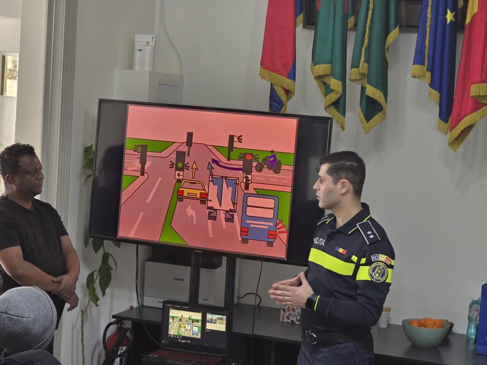 Livratorii asiatici și africani iau lecţii de circulaţie în Bucureşti. Câte accidente s-au produs, de fapt, din cauza lor 949311