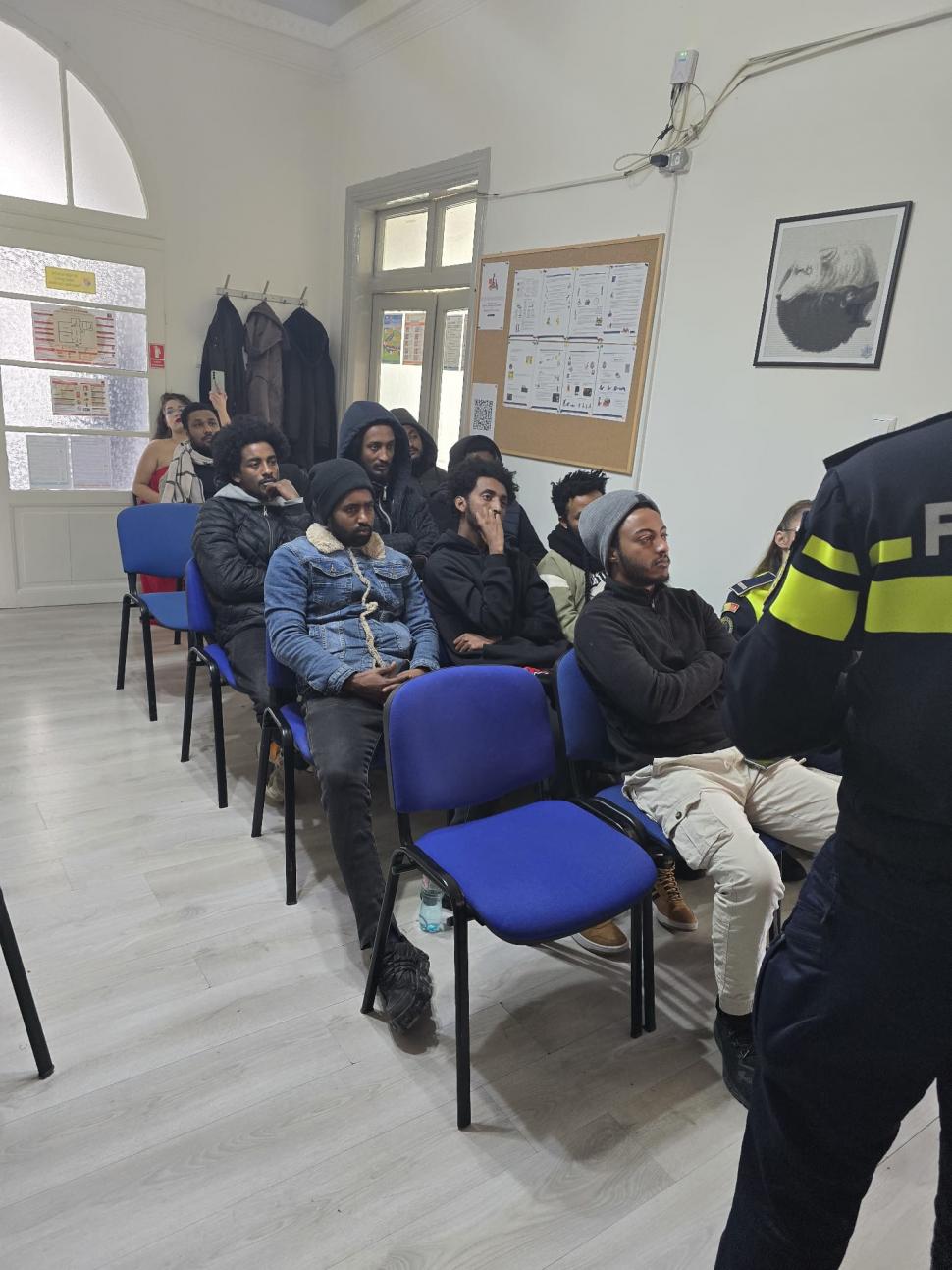 Livratorii asiatici și africani iau lecţii de circulaţie în Bucureşti. Câte accidente s-au produs, de fapt, din cauza lor 949312