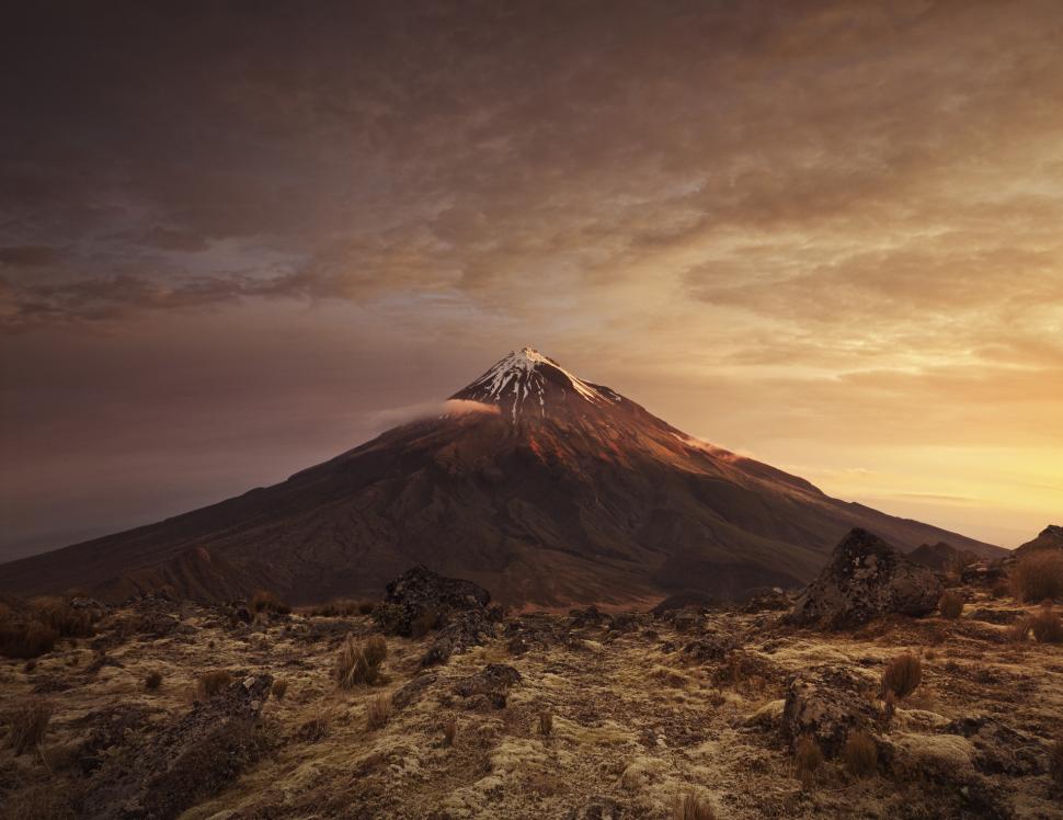 Un munte din Noua Zeelandă a primit prin lege calitatea de persoană. Are, de-acum, drepturi și obligații ca orice om 949430