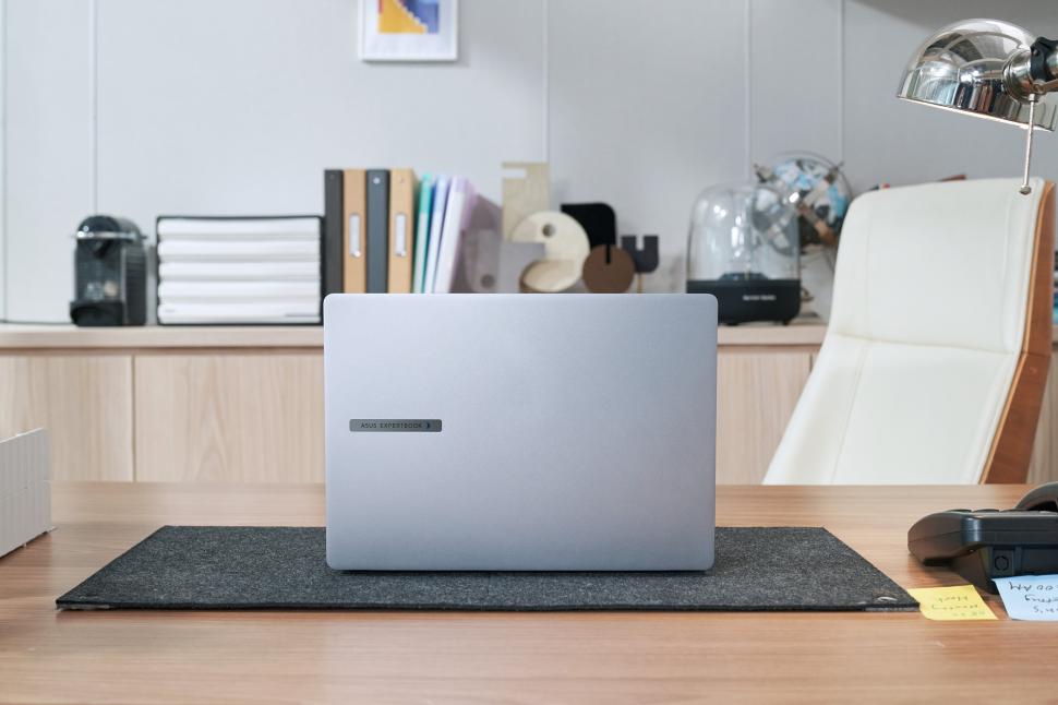 ASUS ExpertBook P5 (P5405CSA) – laptopul business echipat cu AI 949437