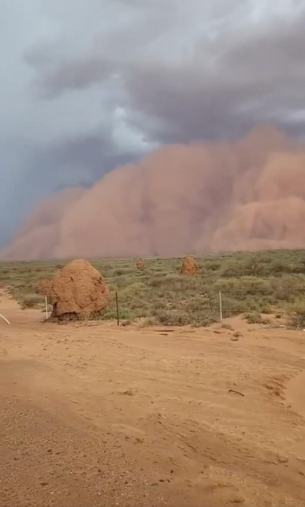 Peisaj apocaliptic în Australia: Imagini cu o furtună de praf uriașă, asemănată cu scenele din filmele cu Indiana Jones 949595