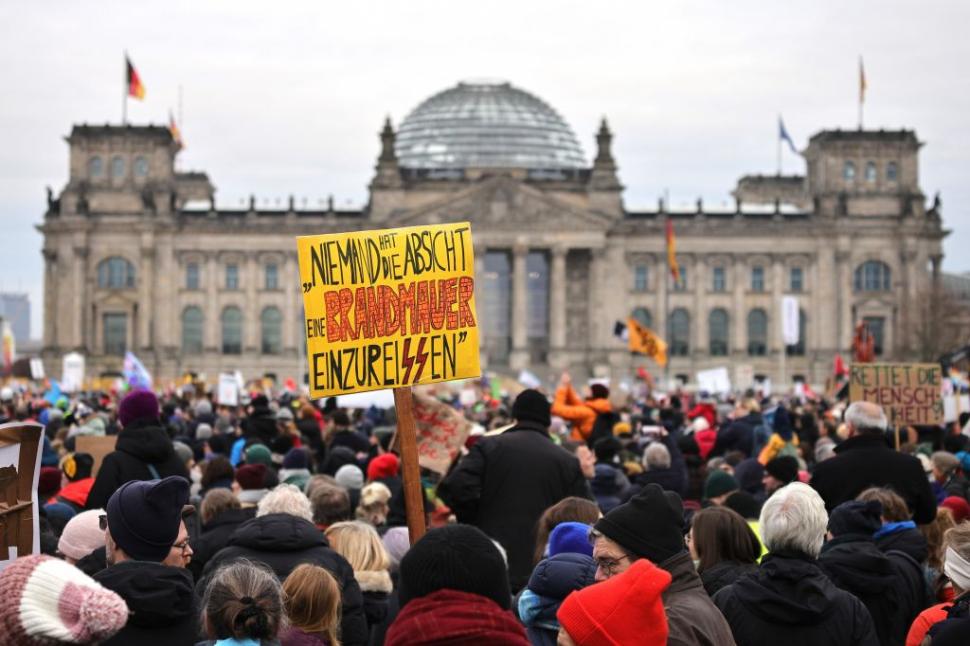 Demonstrație masivă împotriva extremei drepte și CDU, la Berlin. Peste 150.000 de oameni protestează în capitala germană 949702