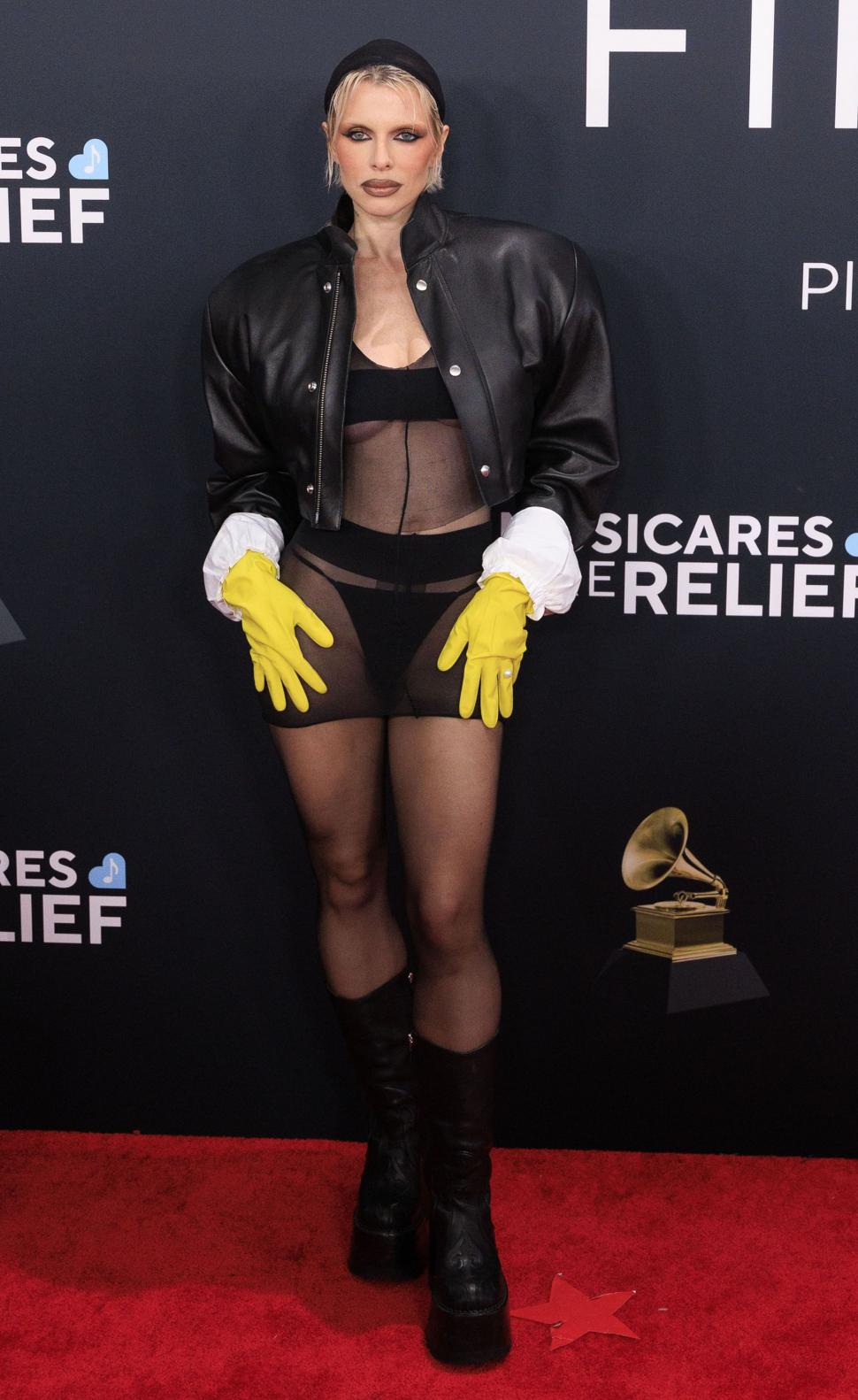 Și fosta iubită a lui Kanye West a apărut aproape dezbrăcată la Grammy 2025 949866