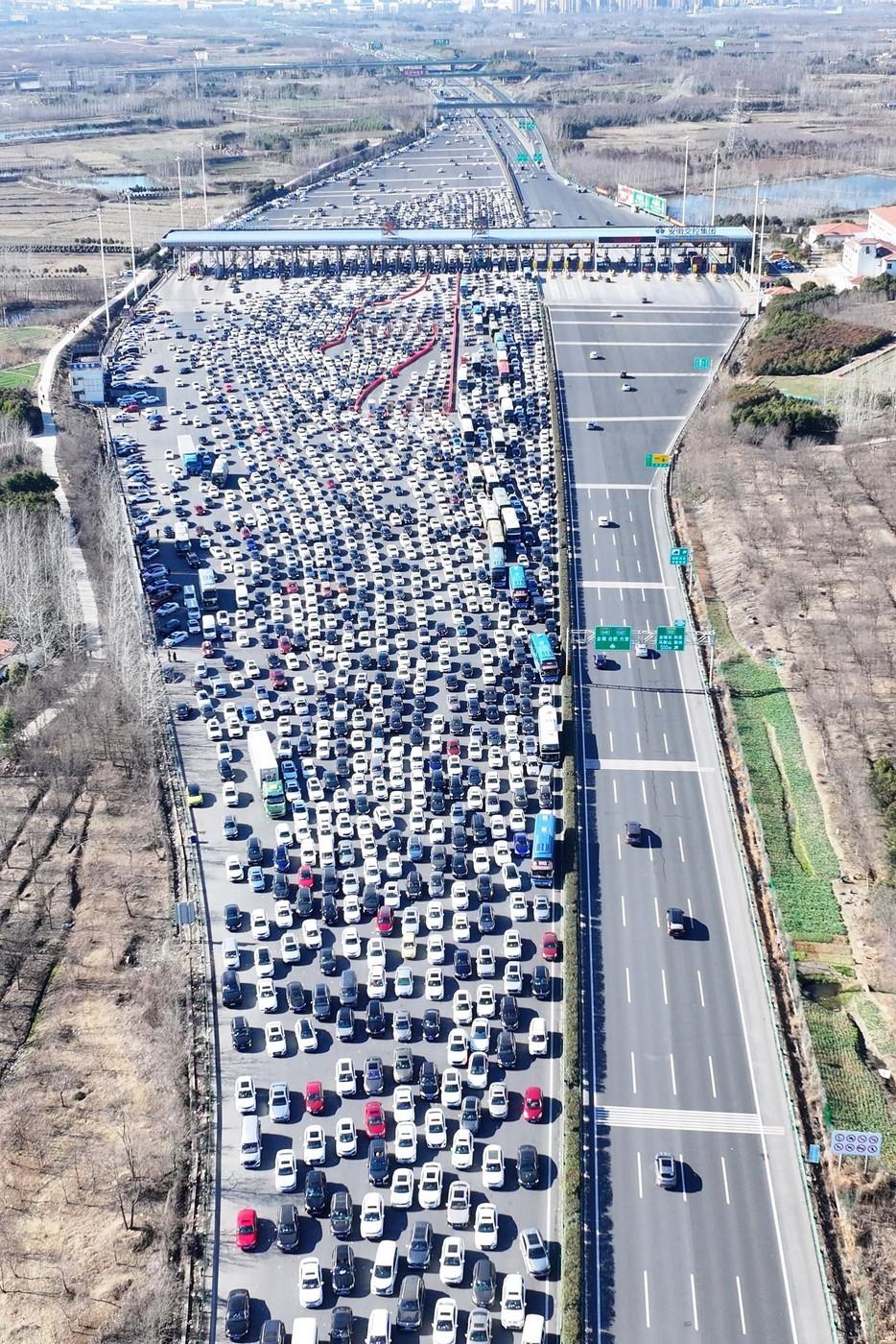 Cum arată, de fapt, un ambuteiaj auto 950107