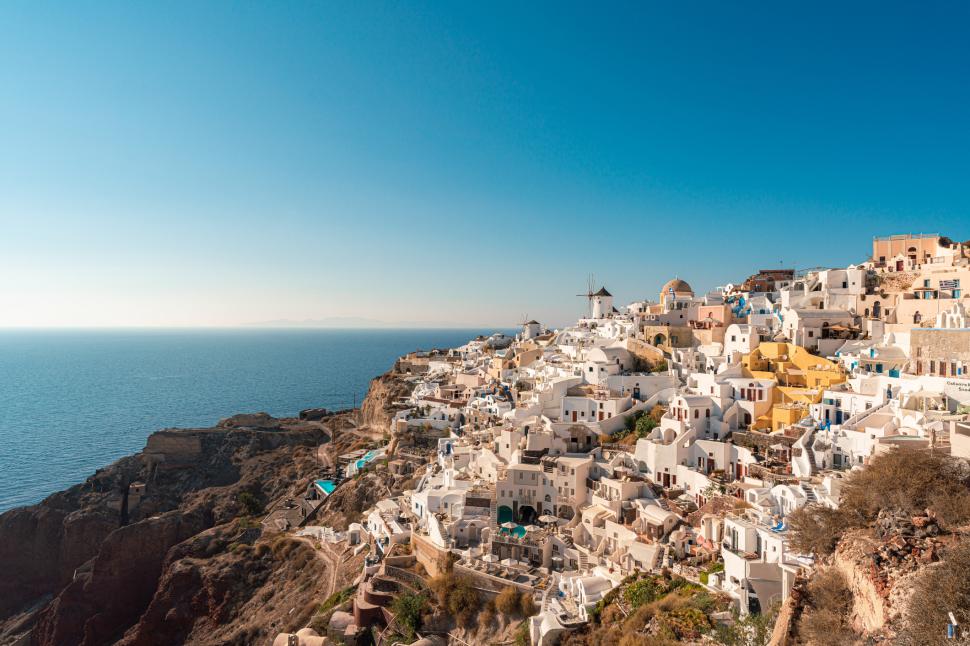 Speriați de cutremure, oamenii fug din Santorini și iau cu asalt avioanele și feriboturile. Autoritățile se tem de un dezastru 950069