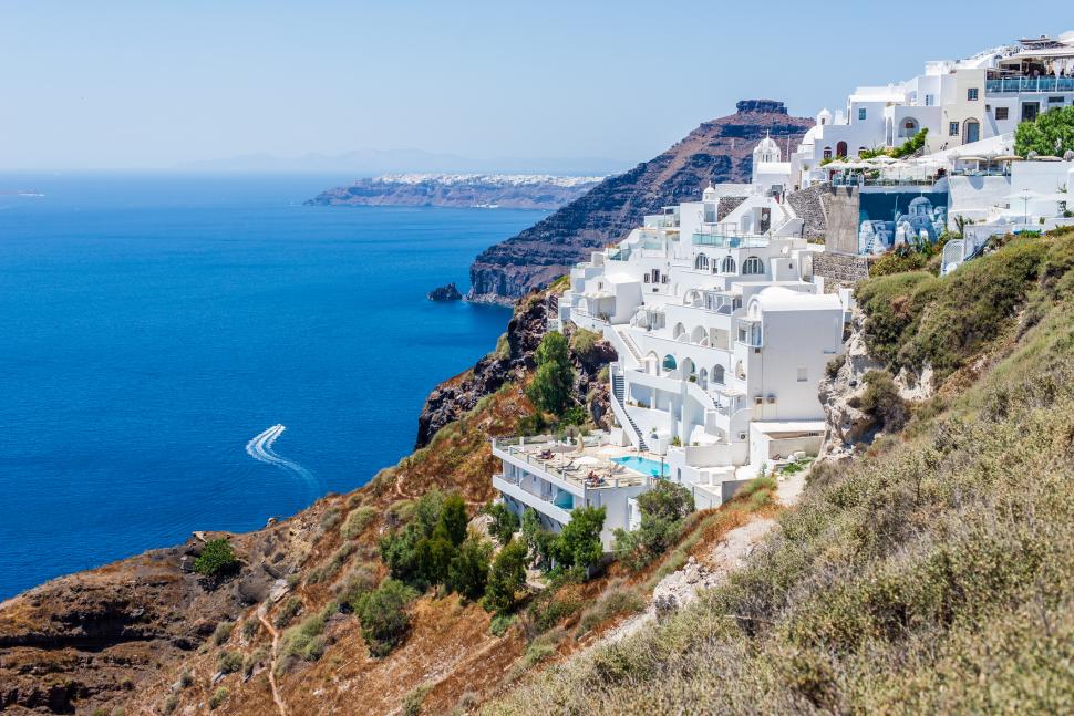 Speriați de cutremure, oamenii fug din Santorini și iau cu asalt avioanele și feriboturile. Autoritățile se tem de un dezastru 950070