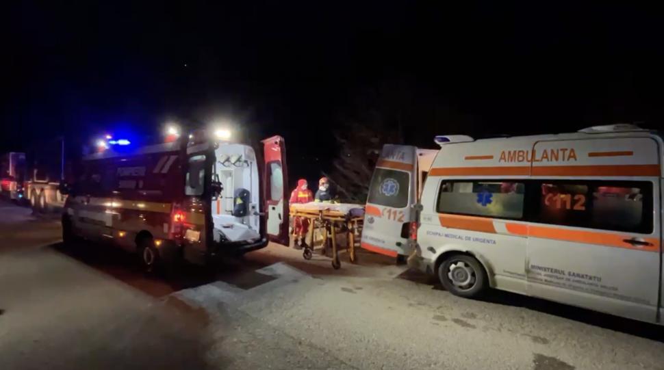 „Au stat sub apă 10-15 minute” Tânăra de 23 de ani și tatăl ei au murit, după ce au plonjat cu mașina în Olt. Copilul e în stare gravă 950306