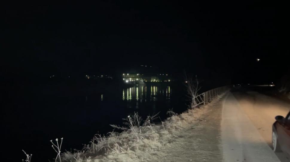 „Au stat sub apă 10-15 minute” Tânăra de 23 de ani și tatăl ei au murit, după ce au plonjat cu mașina în Olt. Copilul e în stare gravă 950308