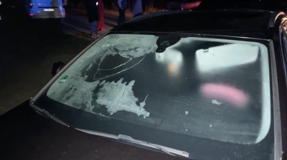 „Au stat sub apă 10-15 minute” Tânăra de 23 de ani și tatăl ei au murit, după ce au plonjat cu mașina în Olt. Copilul e în stare gravă 950310