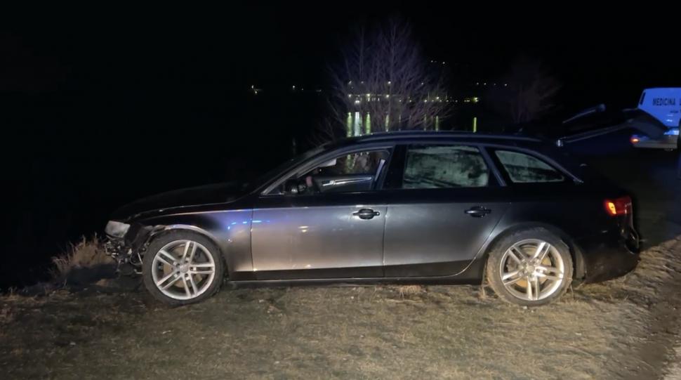 „Au stat sub apă 10-15 minute” Tânăra de 23 de ani și tatăl ei au murit, după ce au plonjat cu mașina în Olt. Copilul e în stare gravă 950312