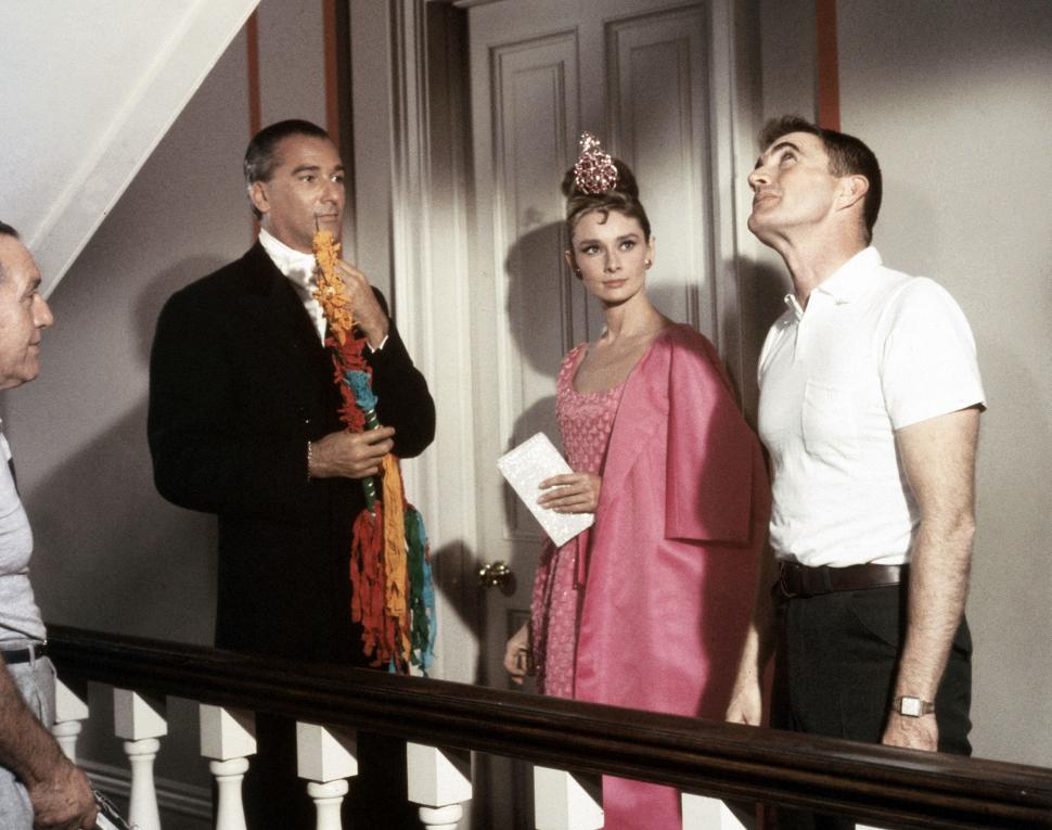 Vila elvețiană „La Paisible” a lui Audrey Hepburn a fost scoasă la vânzare. Proprietatea are 12 camere, 5 șemineuri, parc și piscină 950656