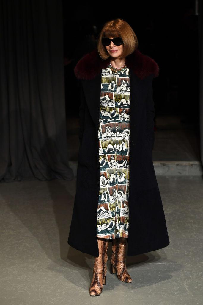 Regina modei Anna Wintour a renunţat la legendarii ochelari de soare pentru Regele Charles 950869