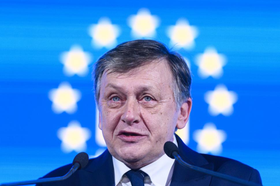 crin antonescu foto hepta