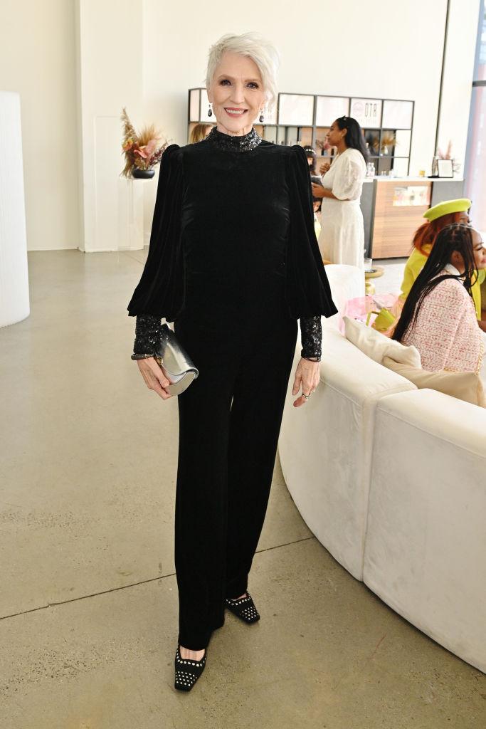 Mama lui Elon Musk a provocat o surpriză uriașă la un eveniment din New York. Cum a apărut pe scenă, la 76 de ani 951660