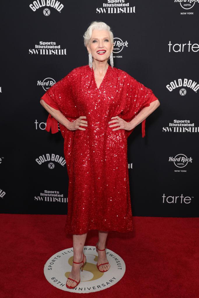 Mama lui Elon Musk a provocat o surpriză uriașă la un eveniment din New York. Cum a apărut pe scenă, la 76 de ani 951667