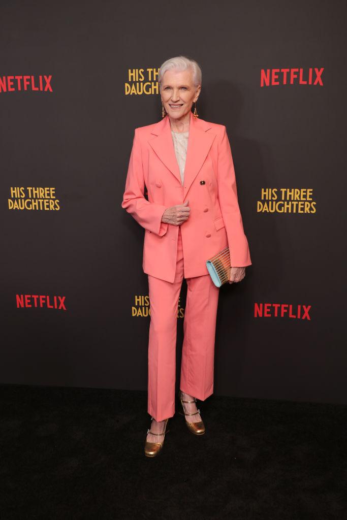 Mama lui Elon Musk a provocat o surpriză uriașă la un eveniment din New York. Cum a apărut pe scenă, la 76 de ani 951672