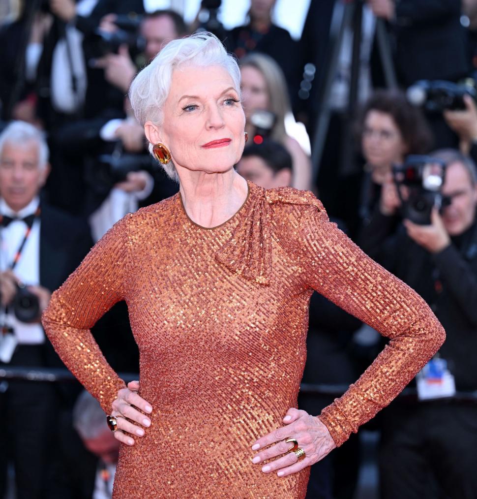 Mama lui Elon Musk a provocat o surpriză uriașă la un eveniment din New York. Cum a apărut pe scenă, la 76 de ani 951706