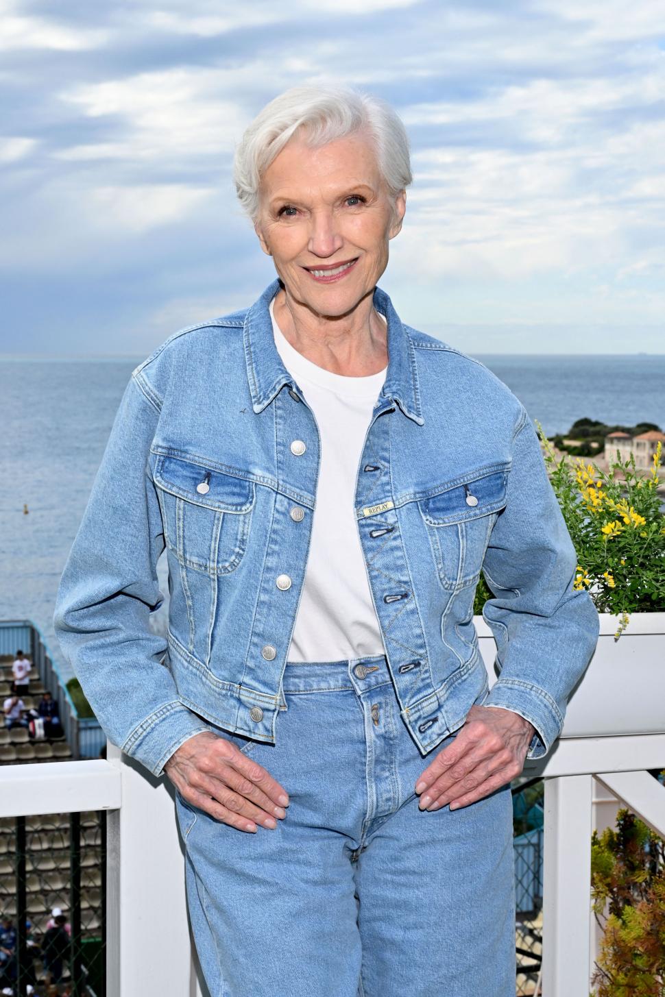 Mama lui Elon Musk a provocat o surpriză uriașă la un eveniment din New York. Cum a apărut pe scenă, la 76 de ani 951707