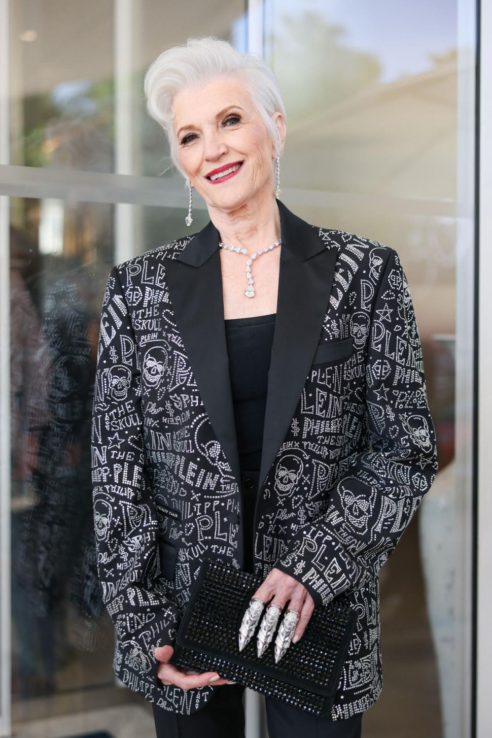 Mama lui Elon Musk a provocat o surpriză uriașă la un eveniment din New York. Cum a apărut pe scenă, la 76 de ani 951711