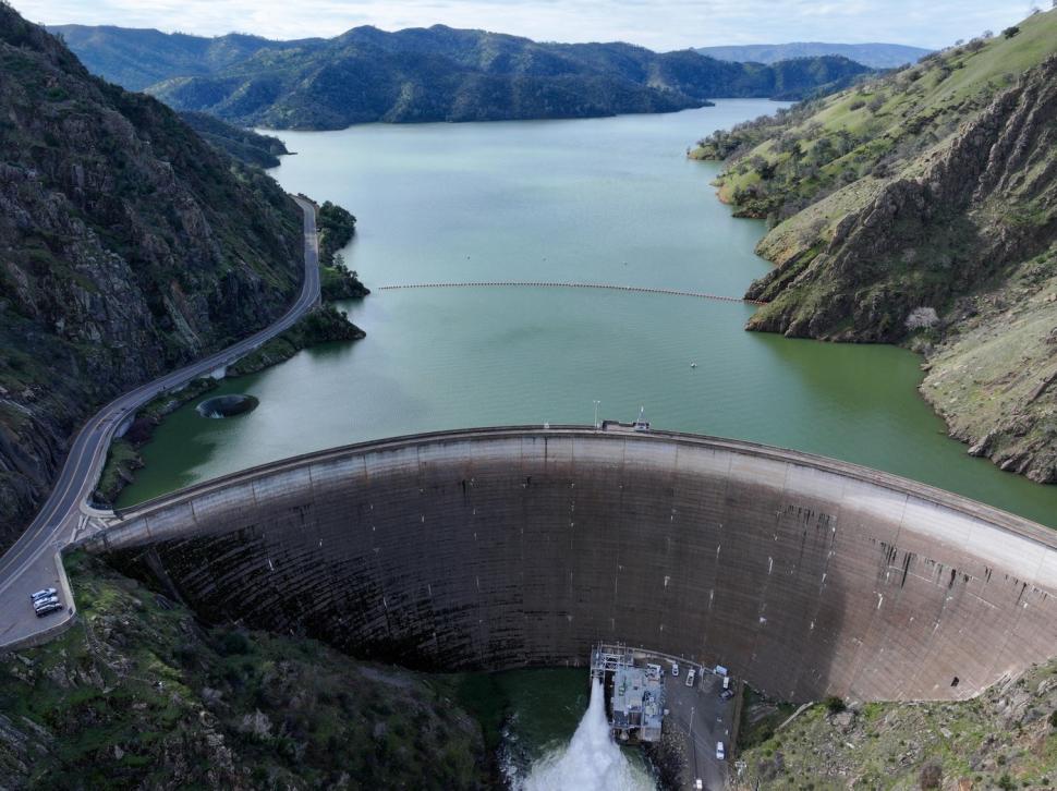 Fenomenul ciudat care se petrece în California o dată la câțiva ani. Care este explicația din spatele imaginilor spectaculoase 951998