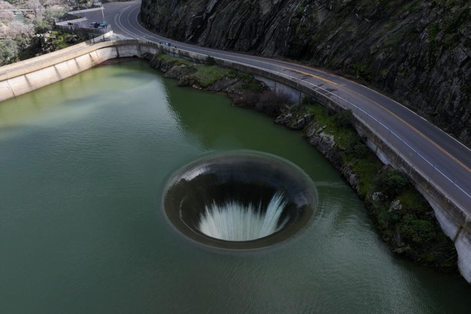 Fenomenul ciudat care se petrece în California o dată la câțiva ani. Care este explicația din spatele imaginilor spectaculoase 952002